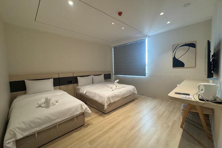 Room 5 of 71