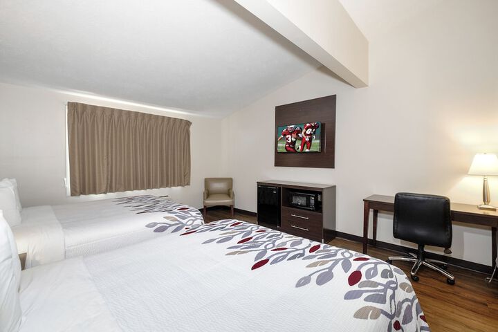 Room 7 of 32