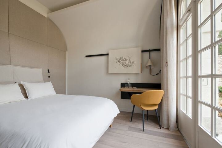 Room 8 of 49