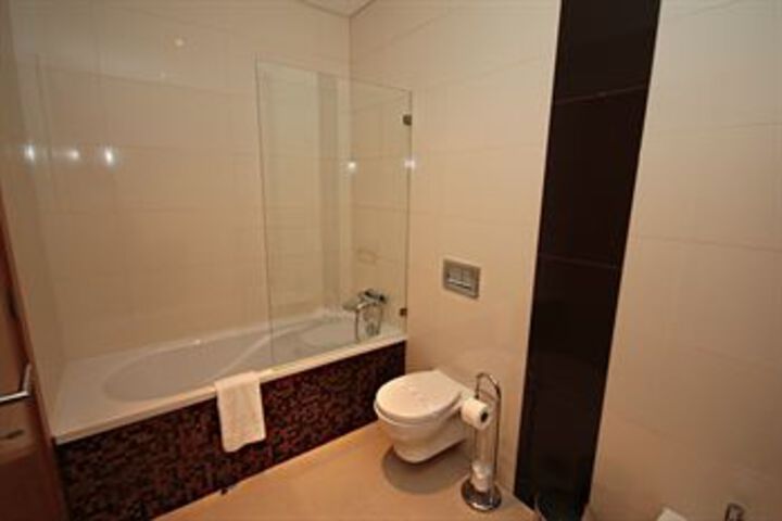 Room 4 of 20