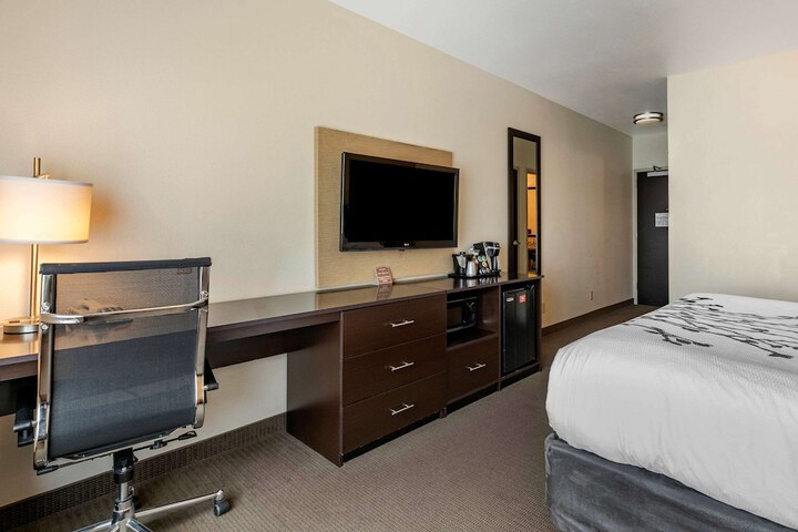 Room 8 of 36