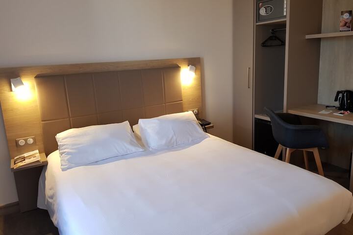Room 20 of 103