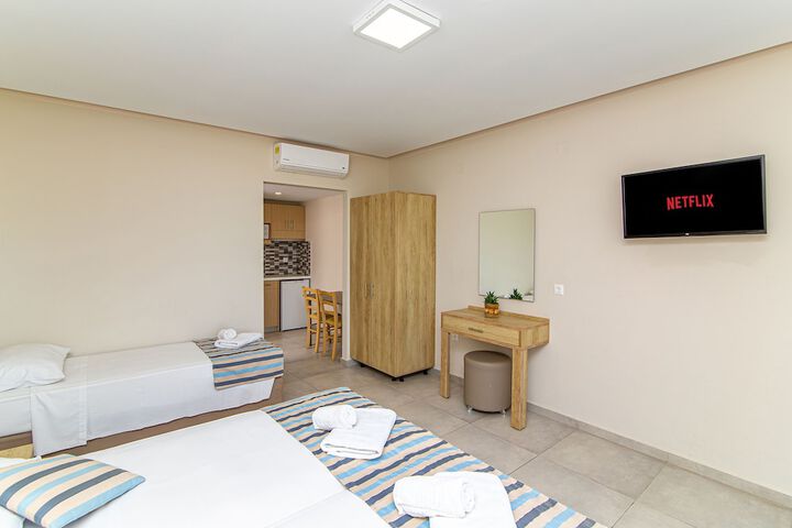 Room 26 of 168