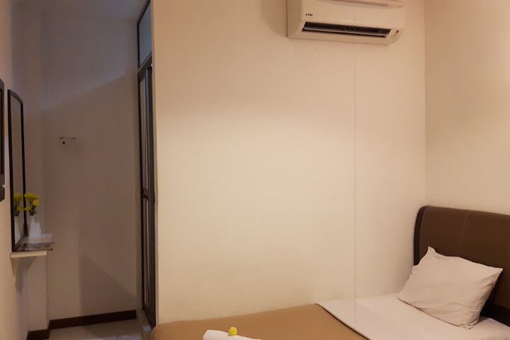 Room 8 of 73