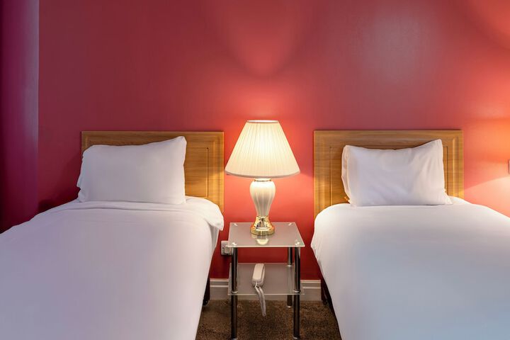 Room 34 of 66
