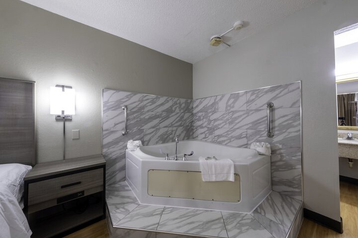 Superior King Bed (16 of 16)