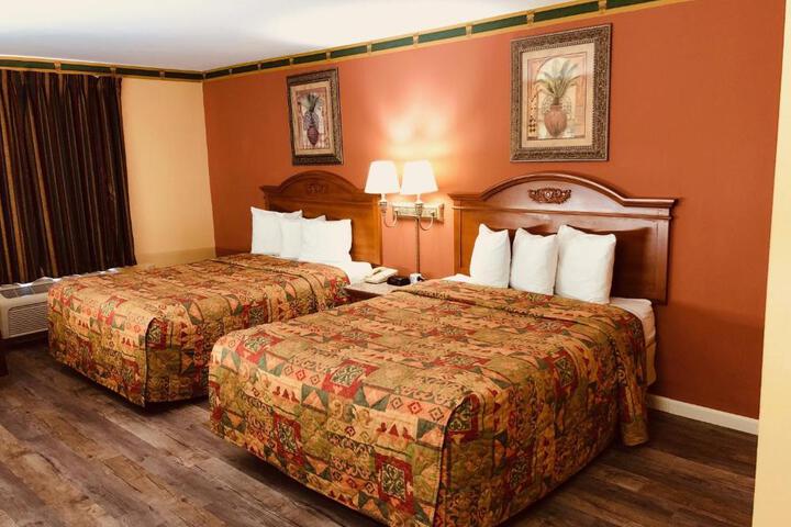 2 Queen Beds