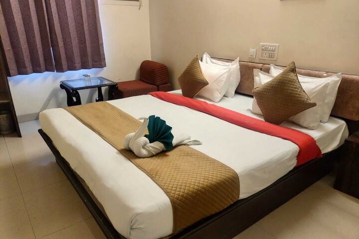 Room 2 of 31