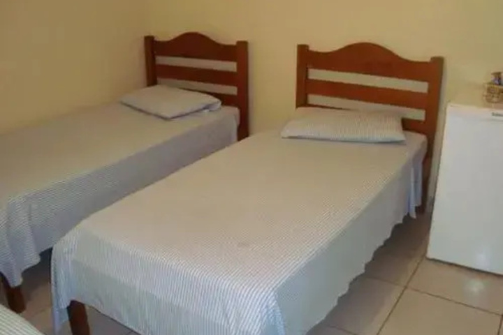 Room 4 of 10