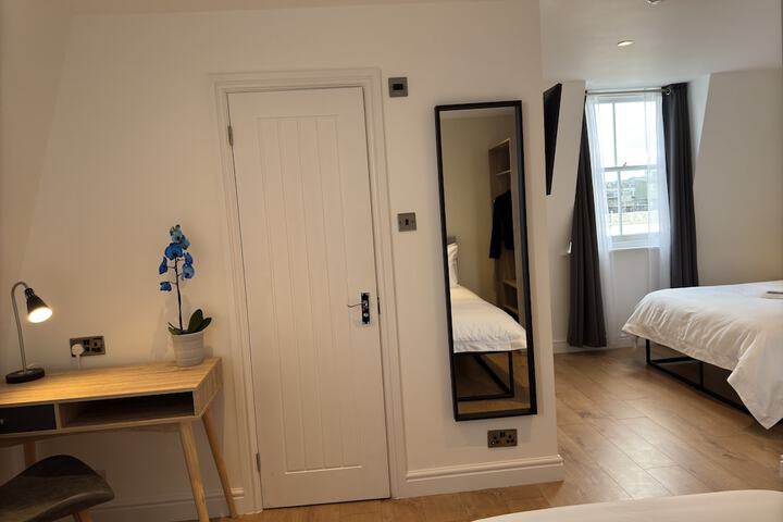 Room 40 of 80