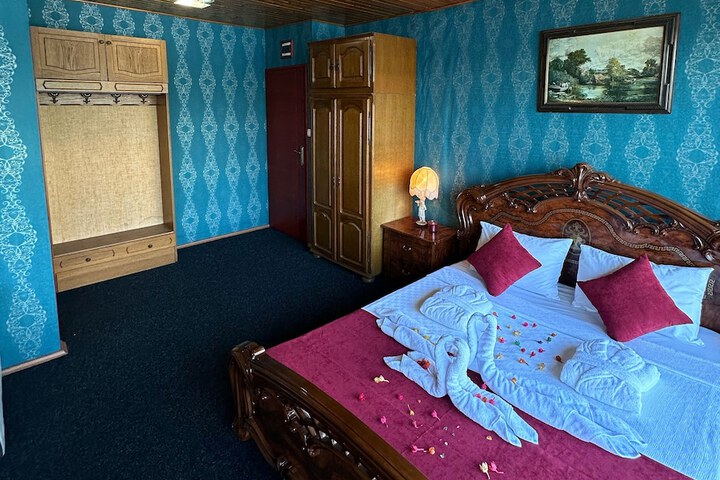 Room 18 of 83