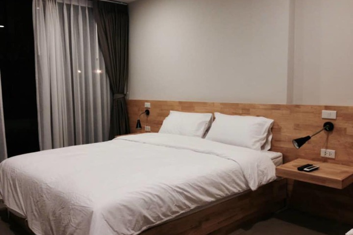Room 8 of 28