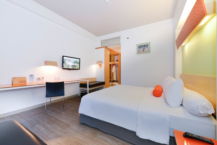 Room 4 of 24