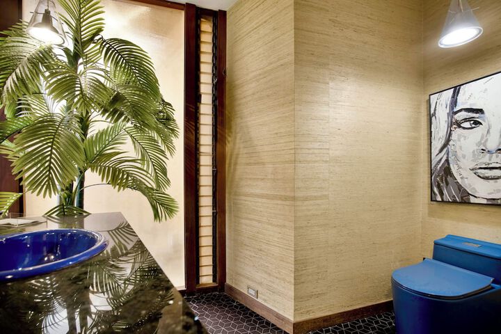 Hotel 76 of 100