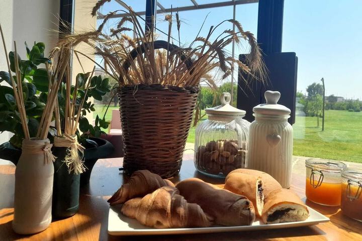 Breakfast/Coffee Service 97 of 138