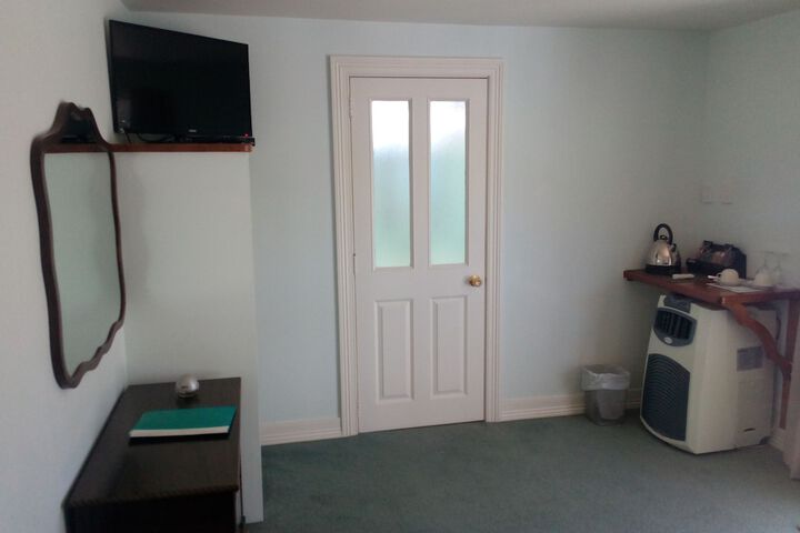 Room 5 of 43