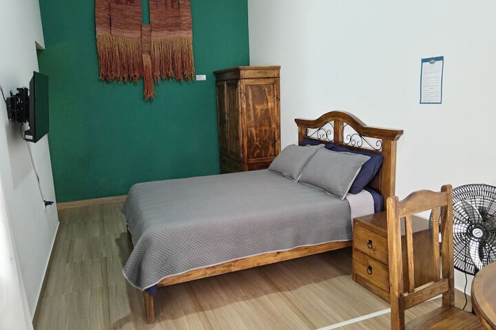 Room 13 of 35