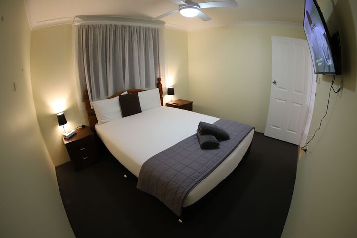 Room 25 of 199