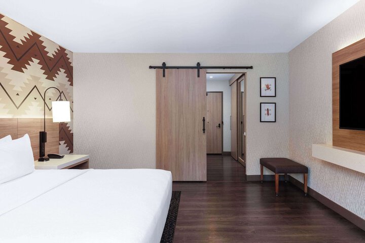 Room 20 of 53