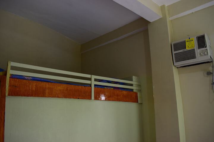 Room 3 of 37