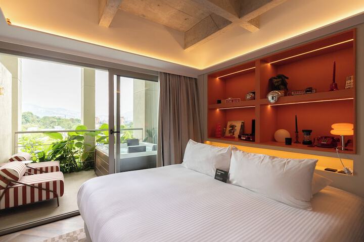 Room 26 of 102