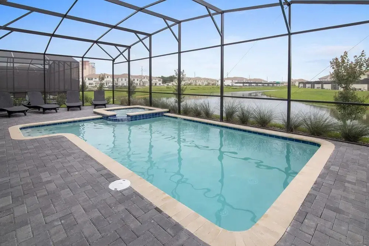 Pool 14 of 21