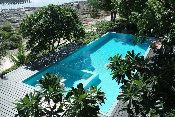 Hotel Pool