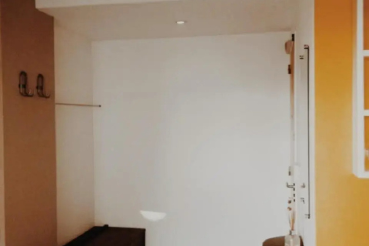 Room 9 of 11