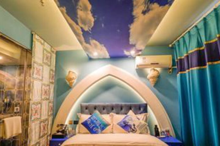 Room 6 of 20