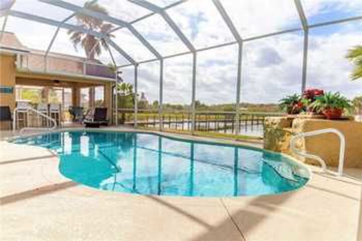 Pool 11 of 25