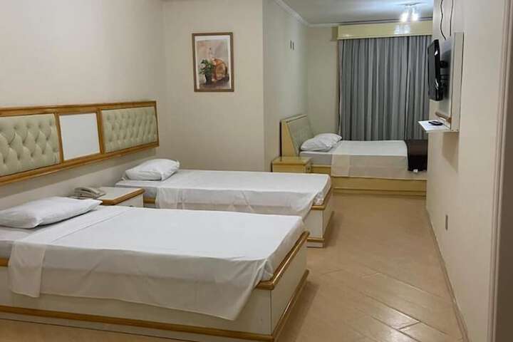 Room 16 of 60