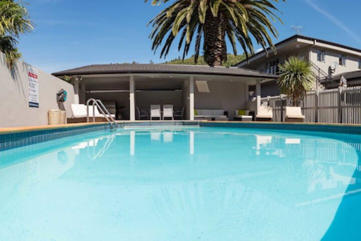 Pool 84 of 122