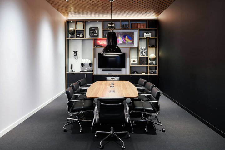 Meeting facility