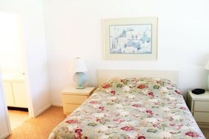 Room 6 of 11
