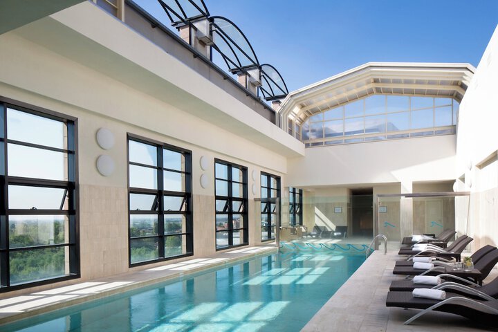 Pool Hotel