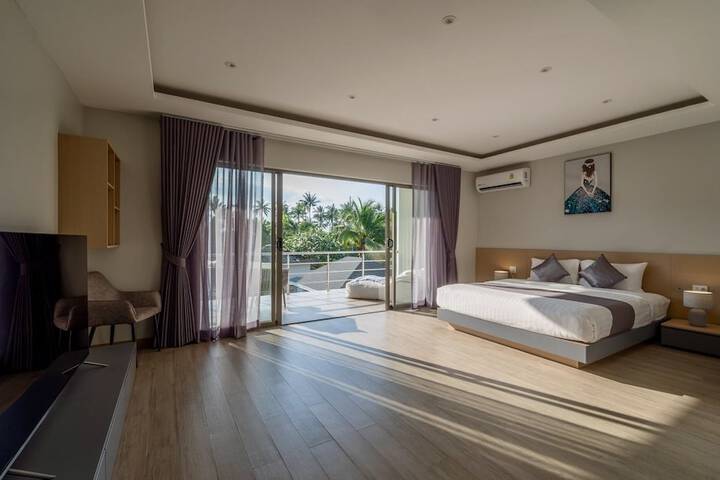 Room 40 of 211