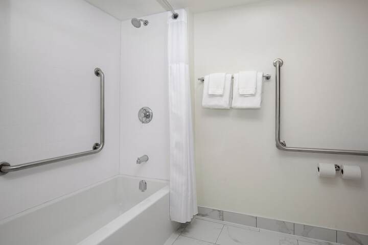 1 Queens Mobility Accessible Roll in Shower (11 of 13)