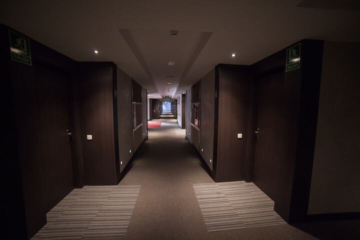 Ballroom/Hall 29 of 39