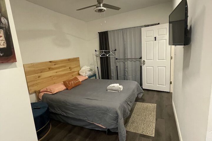 Room 12 of 32