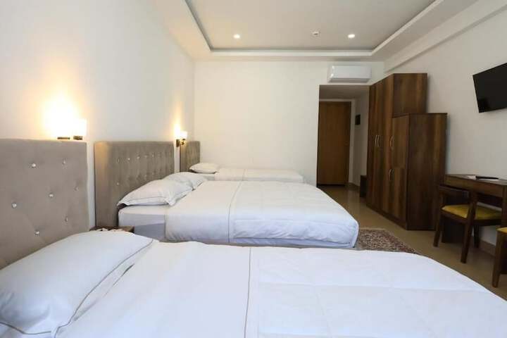 Room 36 of 114