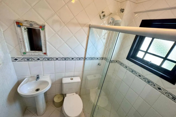 Room 8 of 21