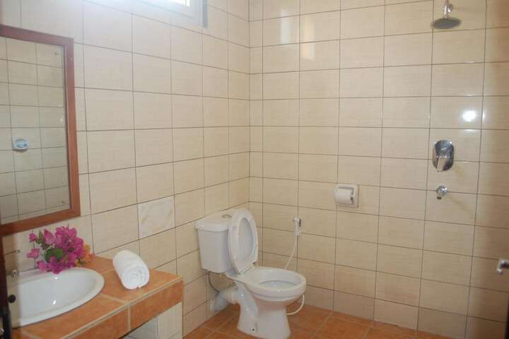 Room 25 of 29