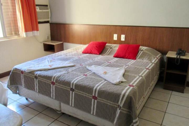 Room 4 of 9