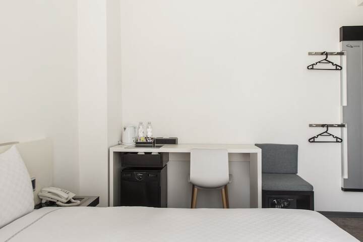Room 19 of 51