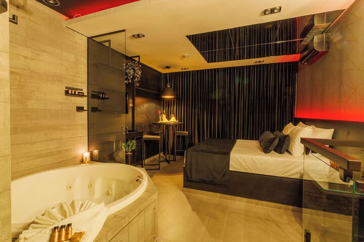Room 4 of 27