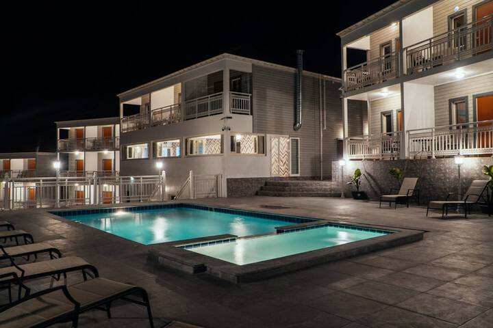 Pool 19 of 43