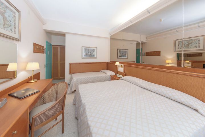Room 21 of 48