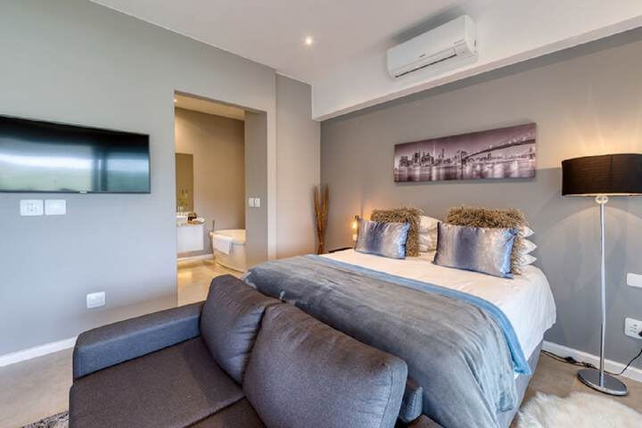 Room 2 of 62