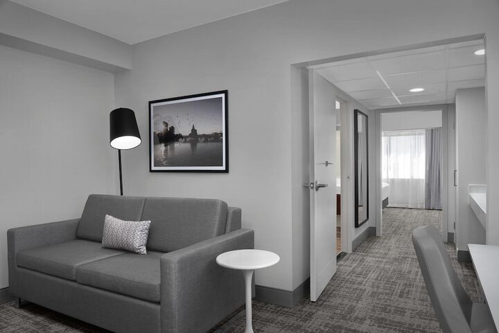 Room 32 of 47