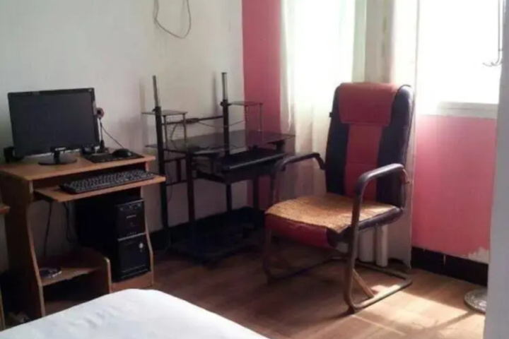 Room 11 of 15